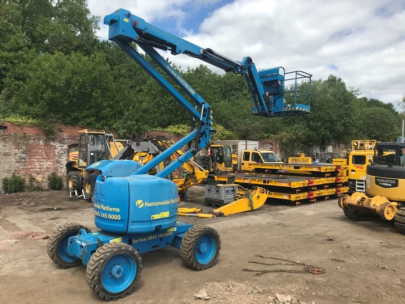 Nationwide Platforms partner with Xwatch for the Loxam range of powered access machines